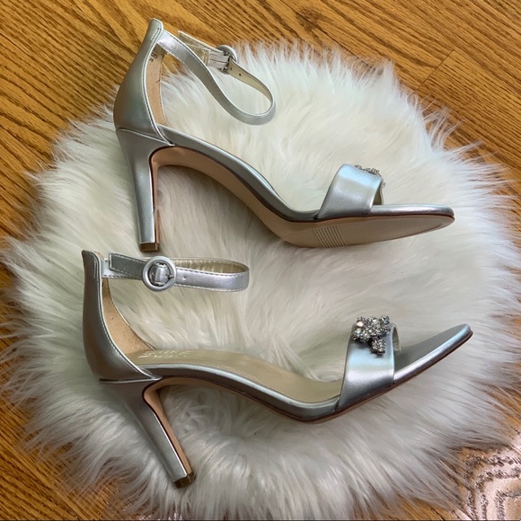 NWOT Naturalizer Women's KINSLEY 3 Pump Sandals Silver size 9 W - Picture 8 of 15